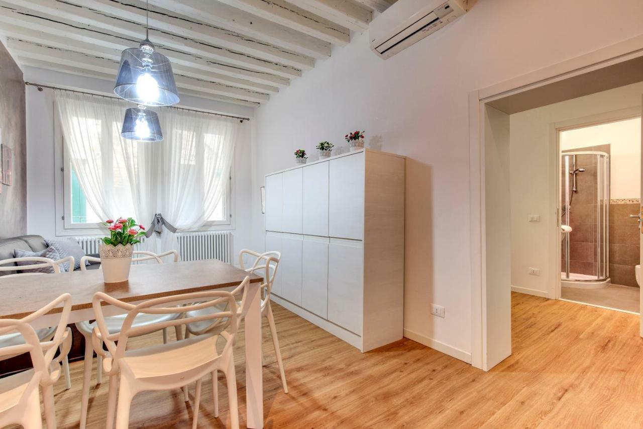 Charming Castello Apartments By Wonderful Italy * Veneza