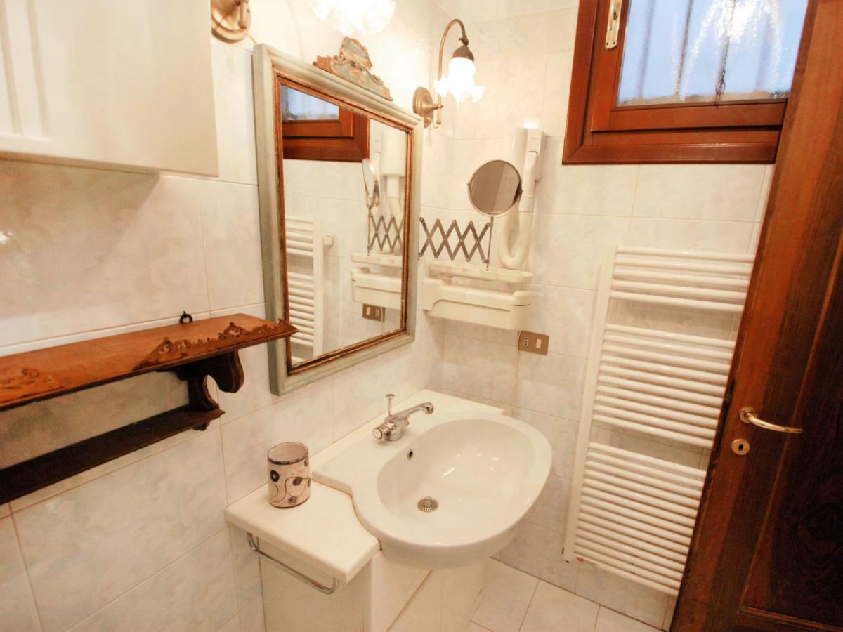 Campo San Maurizio Apartment