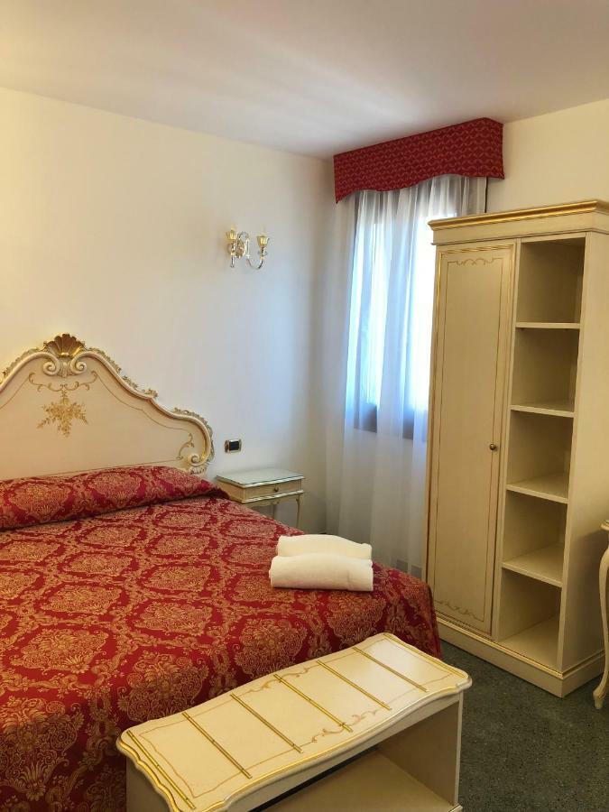 Hotel Leonardo 2*