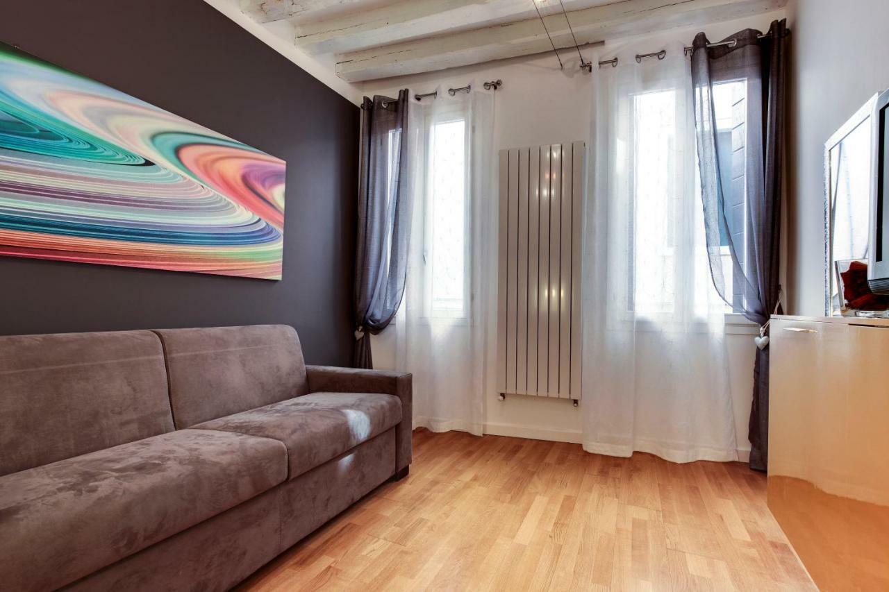 Charming Castello Apartments By Wonderful Italy *
