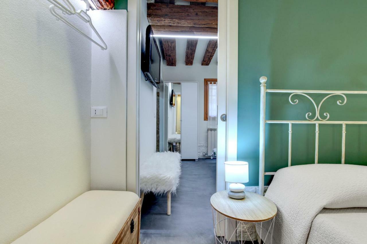 Santa Croce Apartment *