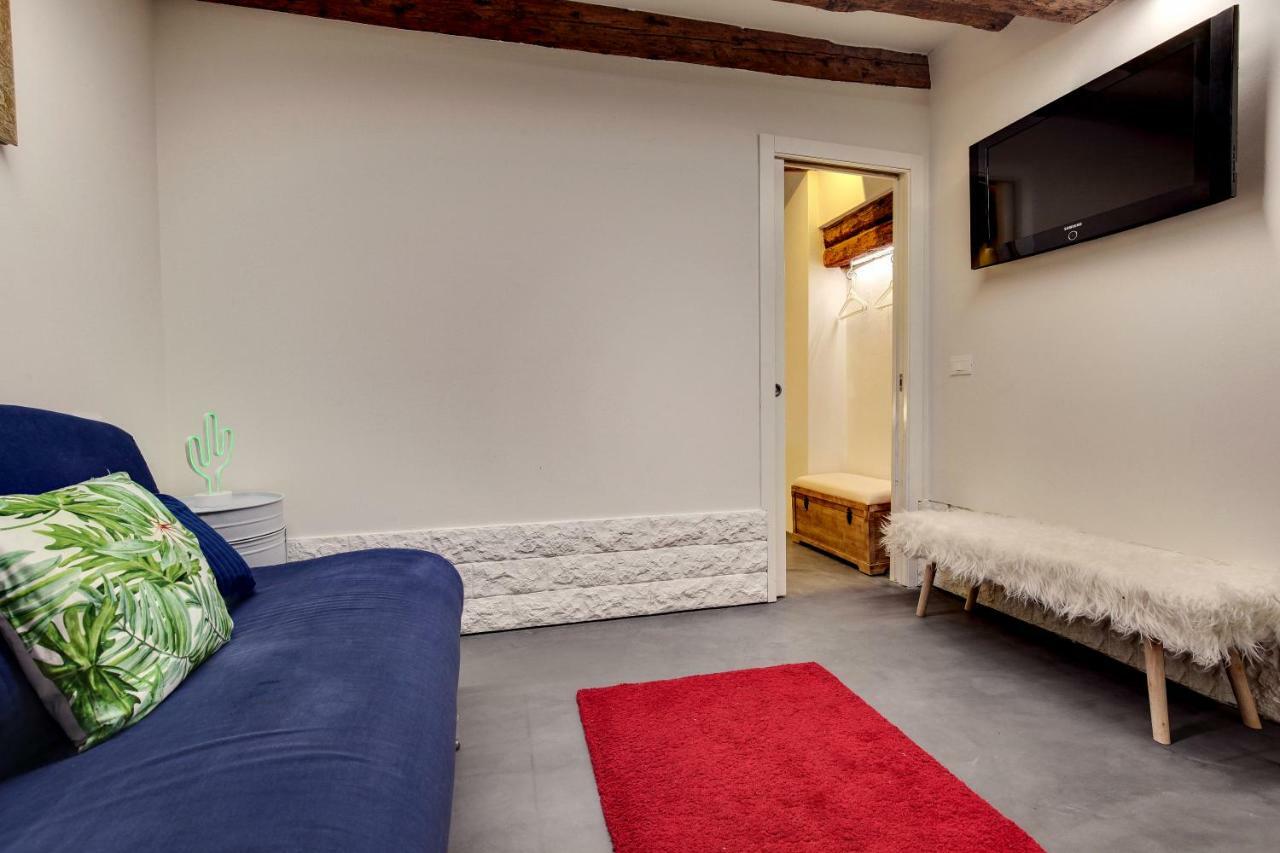 Santa Croce Apartment *