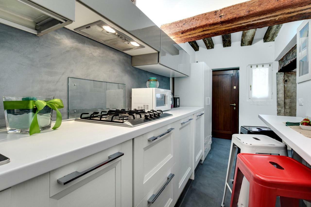 Santa Croce Apartment