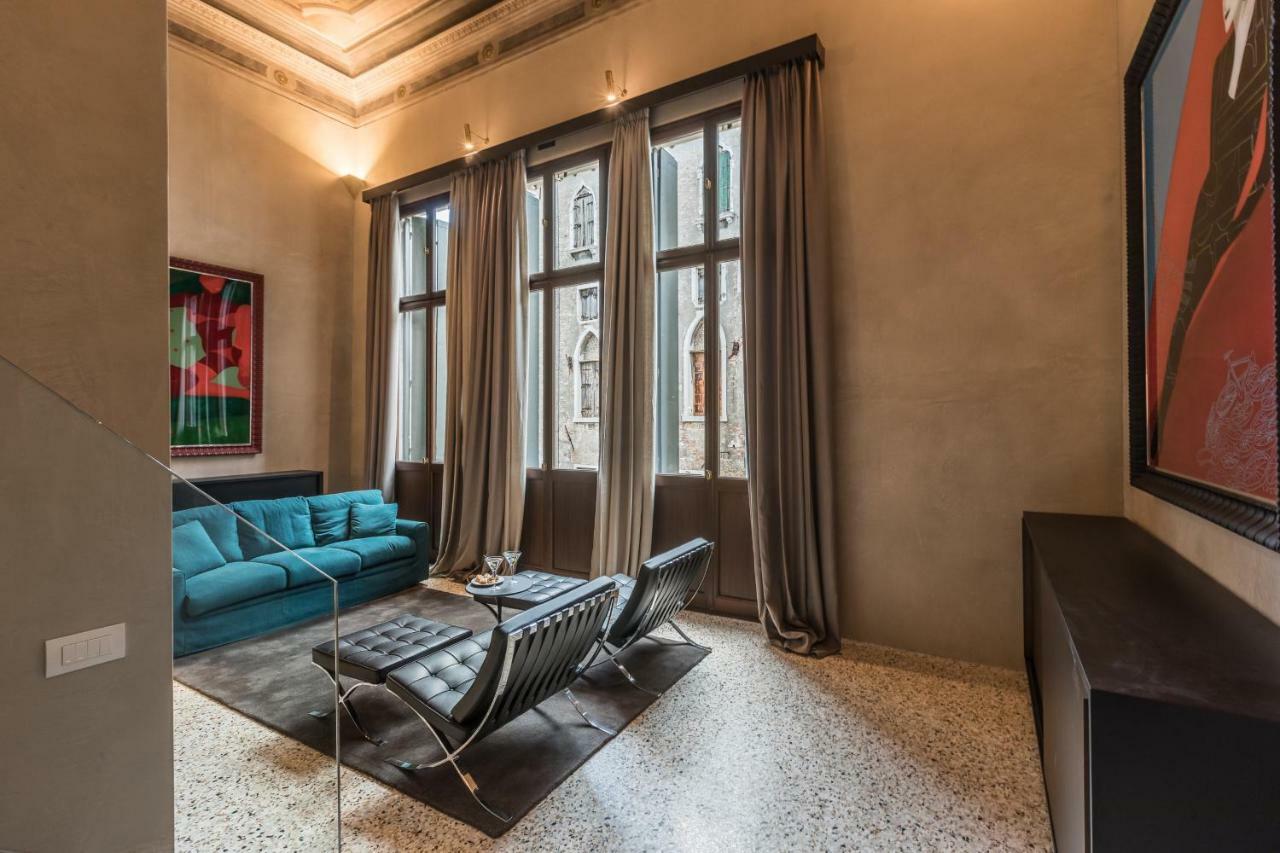 Exquisite Pied-A-Terre With Balcony * Venice