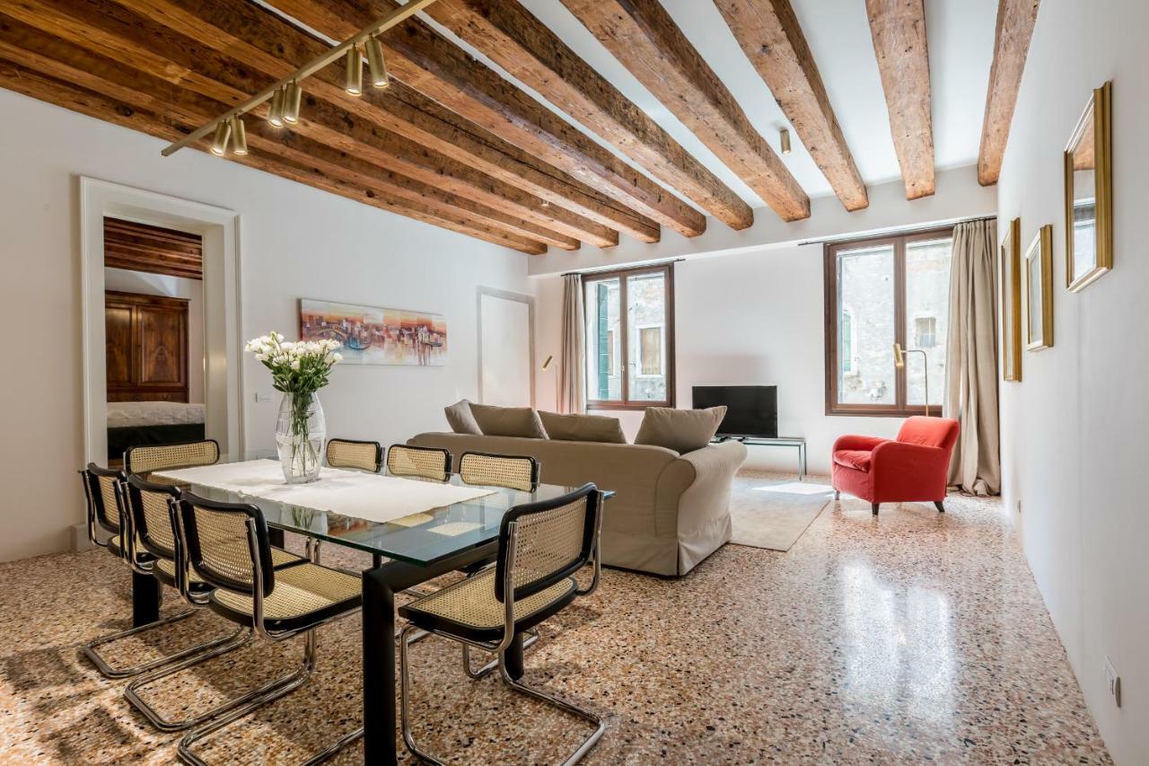 Sensale Design With Canal View * Venice
