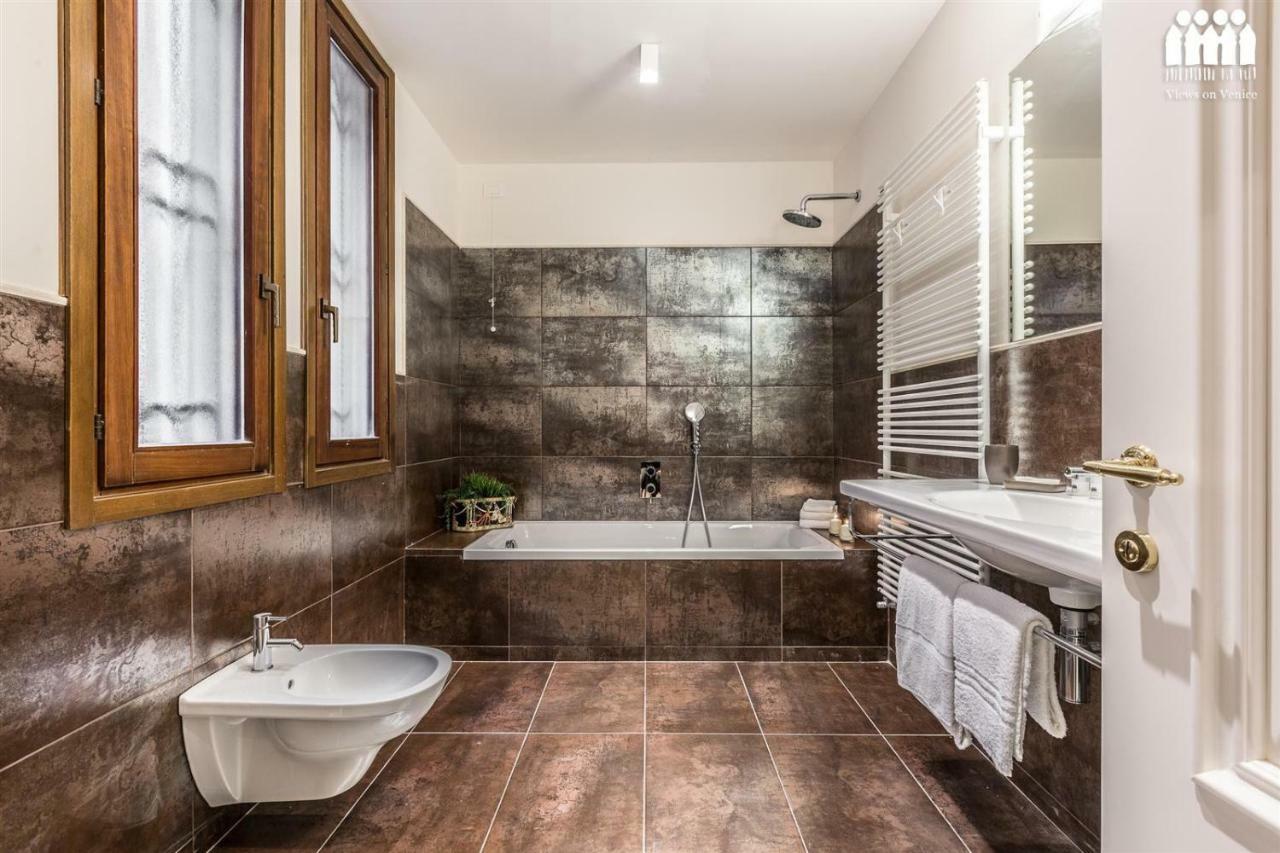 Ca' Del Glicine Terrace Apartment Venice