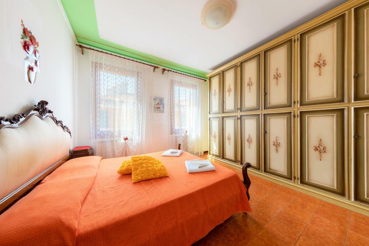 Near Station Santa Lucia Two Bedroom Apartment