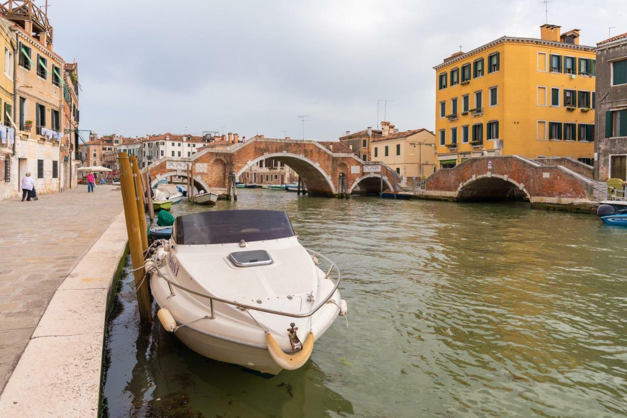 Near Station Santa Lucia Two Bedroom Apartment