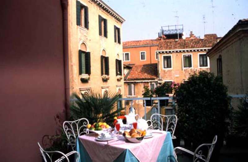 Carlton Capri Hotel Venice
