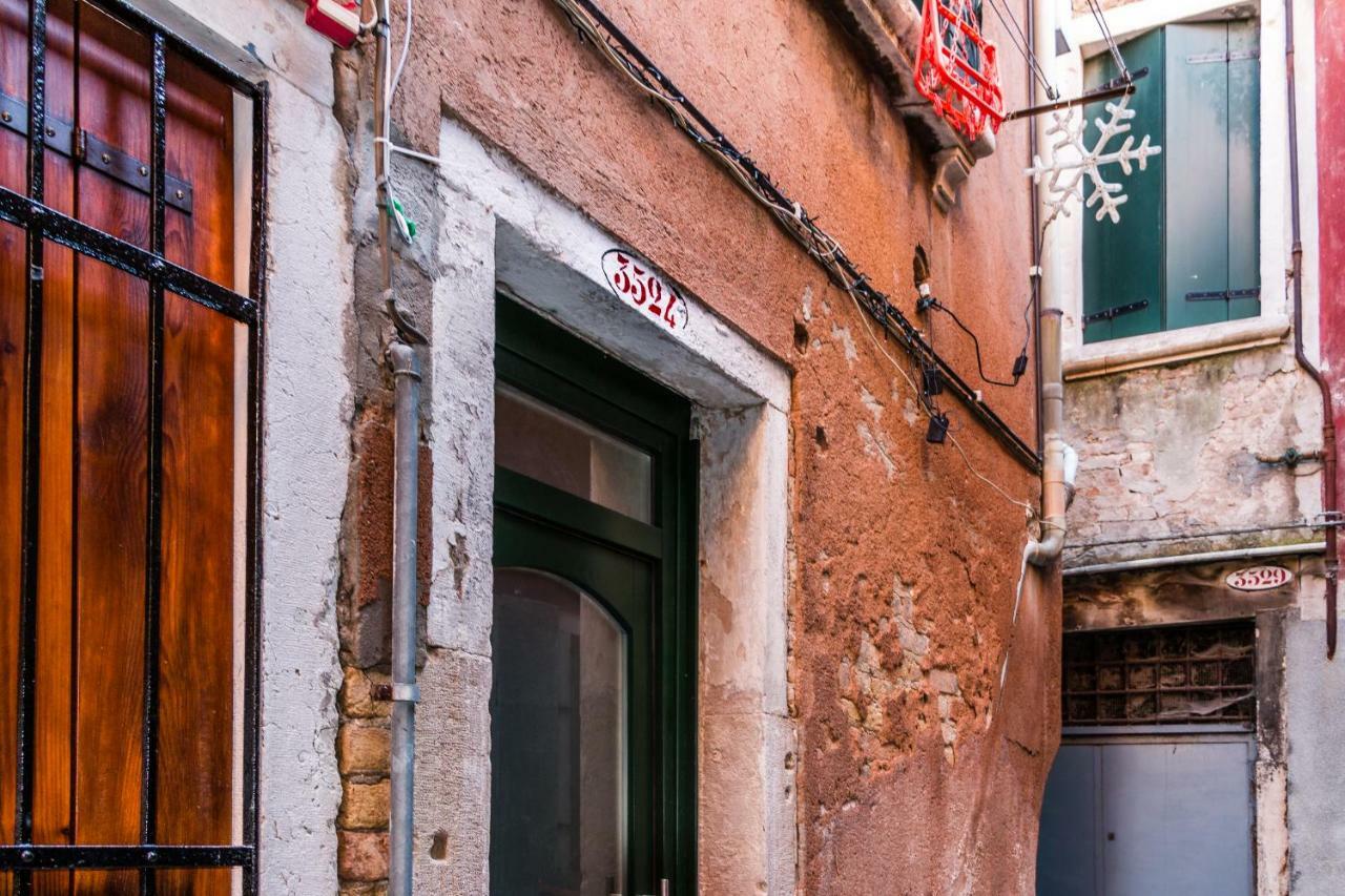 Bragora 3524 Between San Marco And Biennale Veneza