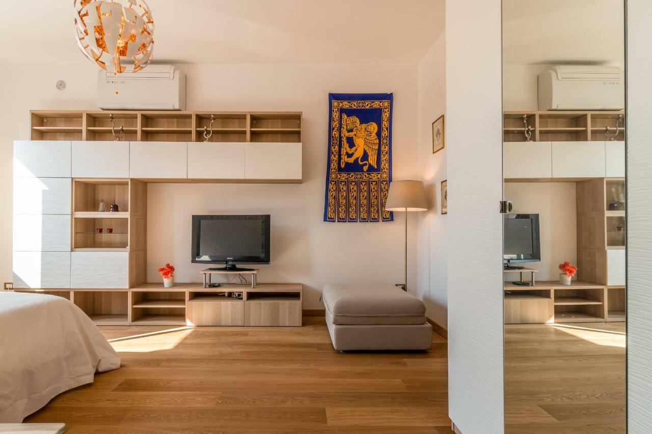 Apartment Sunny Nest Canal View In Chic Movida Venice