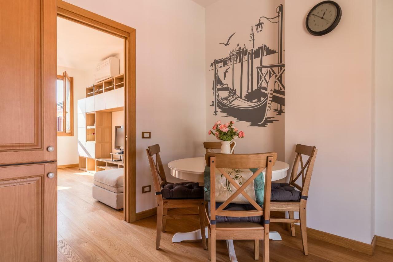 Sunny Nest Canal View In Chic Movida Apartment