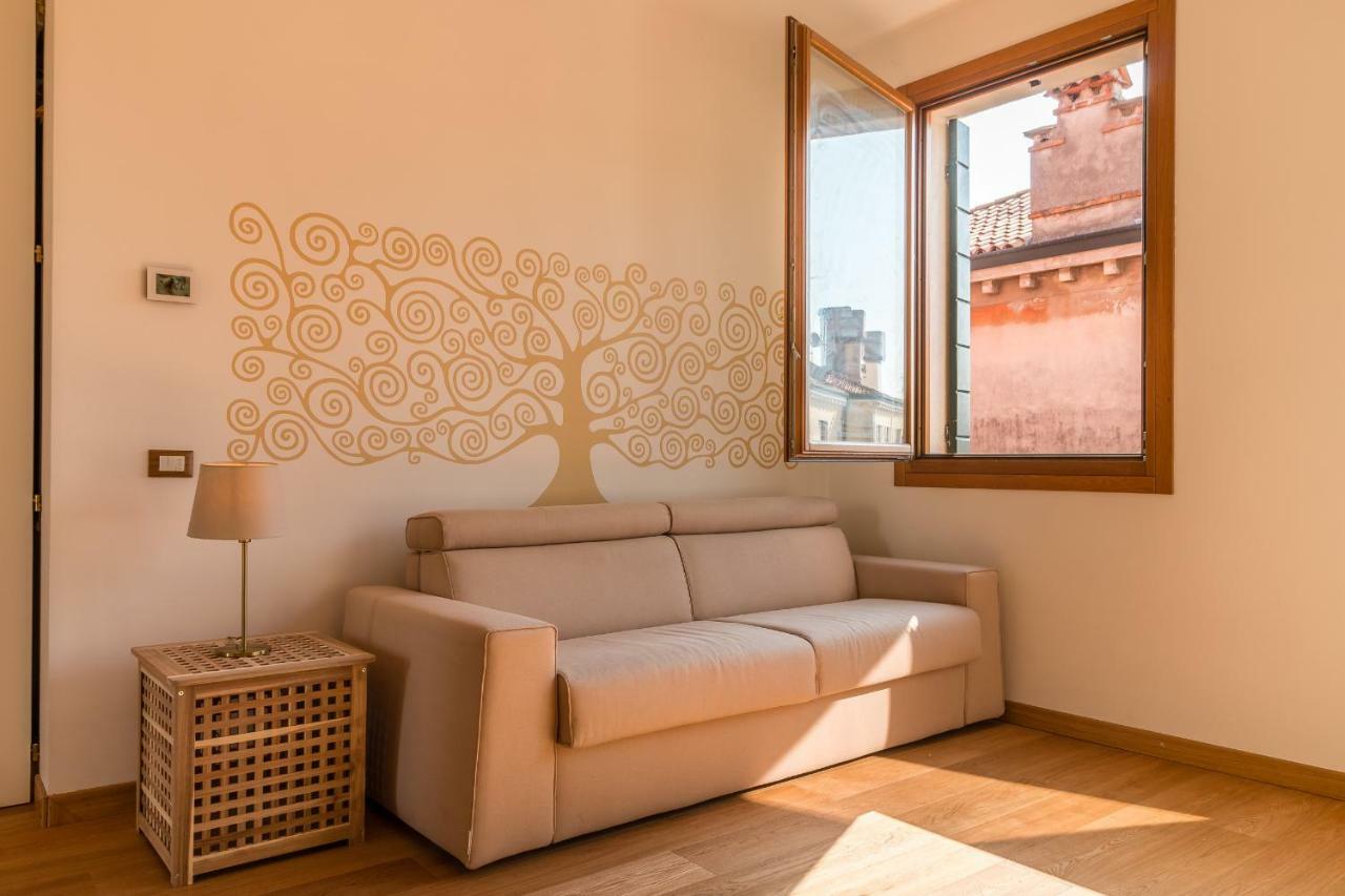Sunny Nest Canal View In Chic Movida Apartment