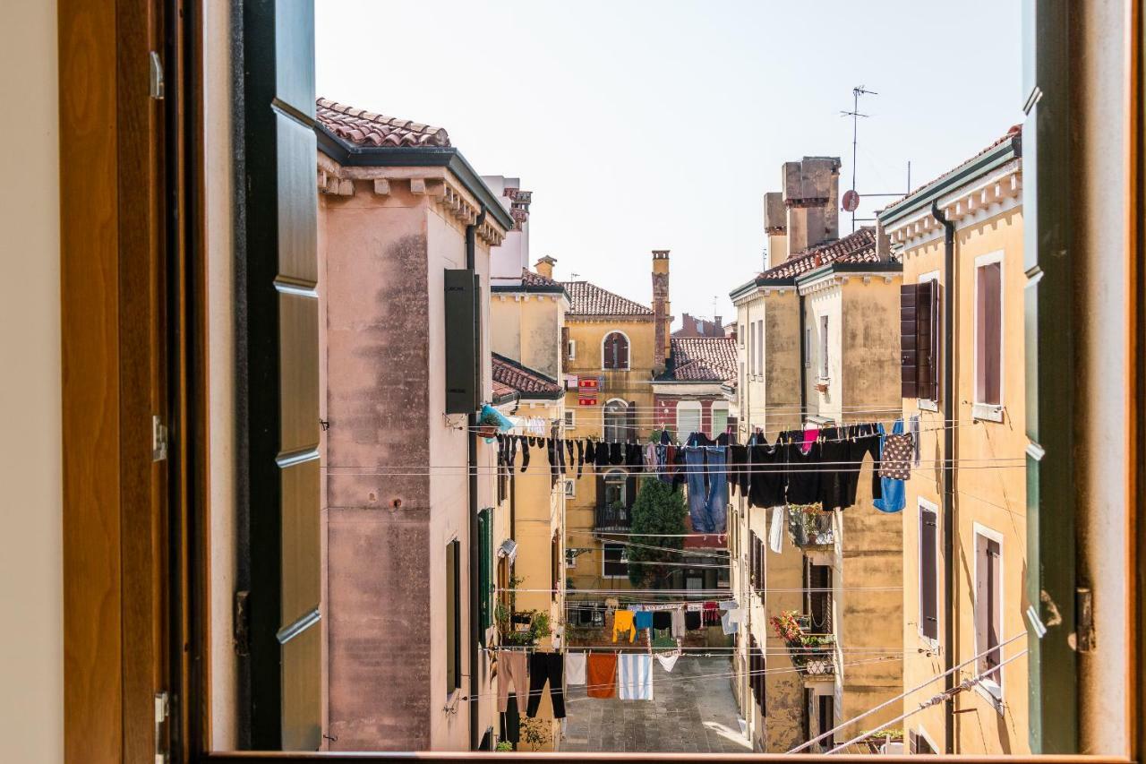 Sunny Nest Canal View In Chic Movida Apartment
