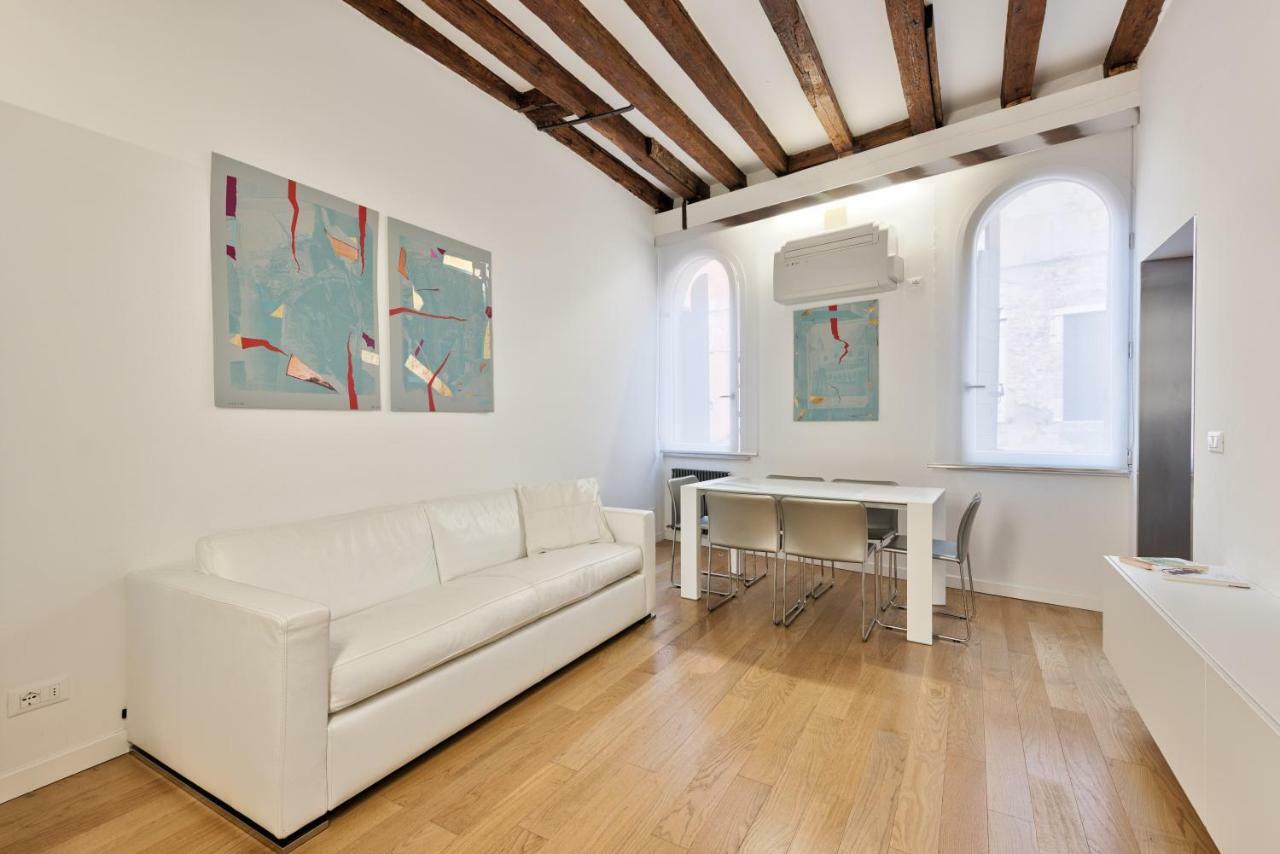 Apartment Holidays *