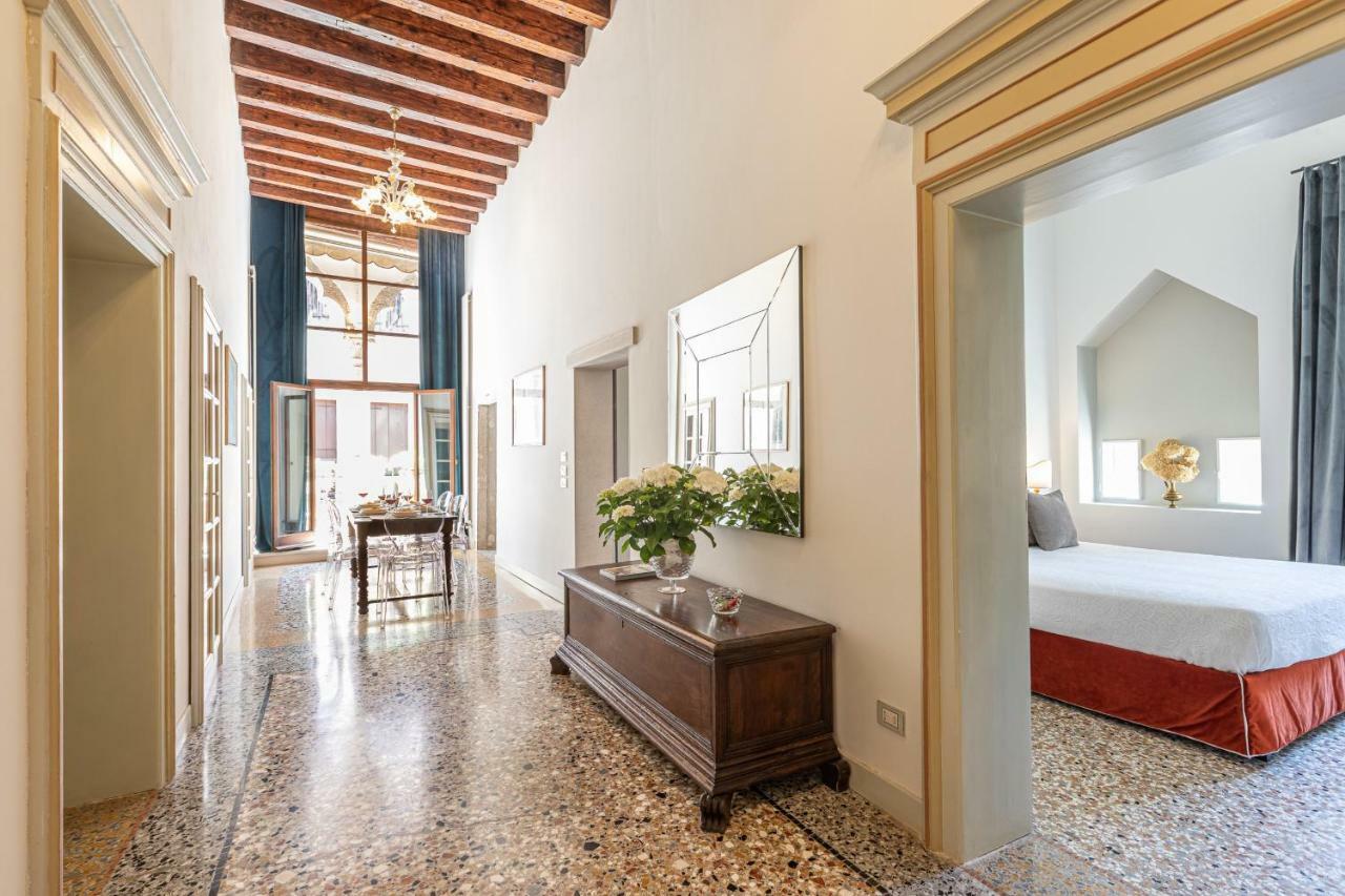 Ca' Romantica Terrace *