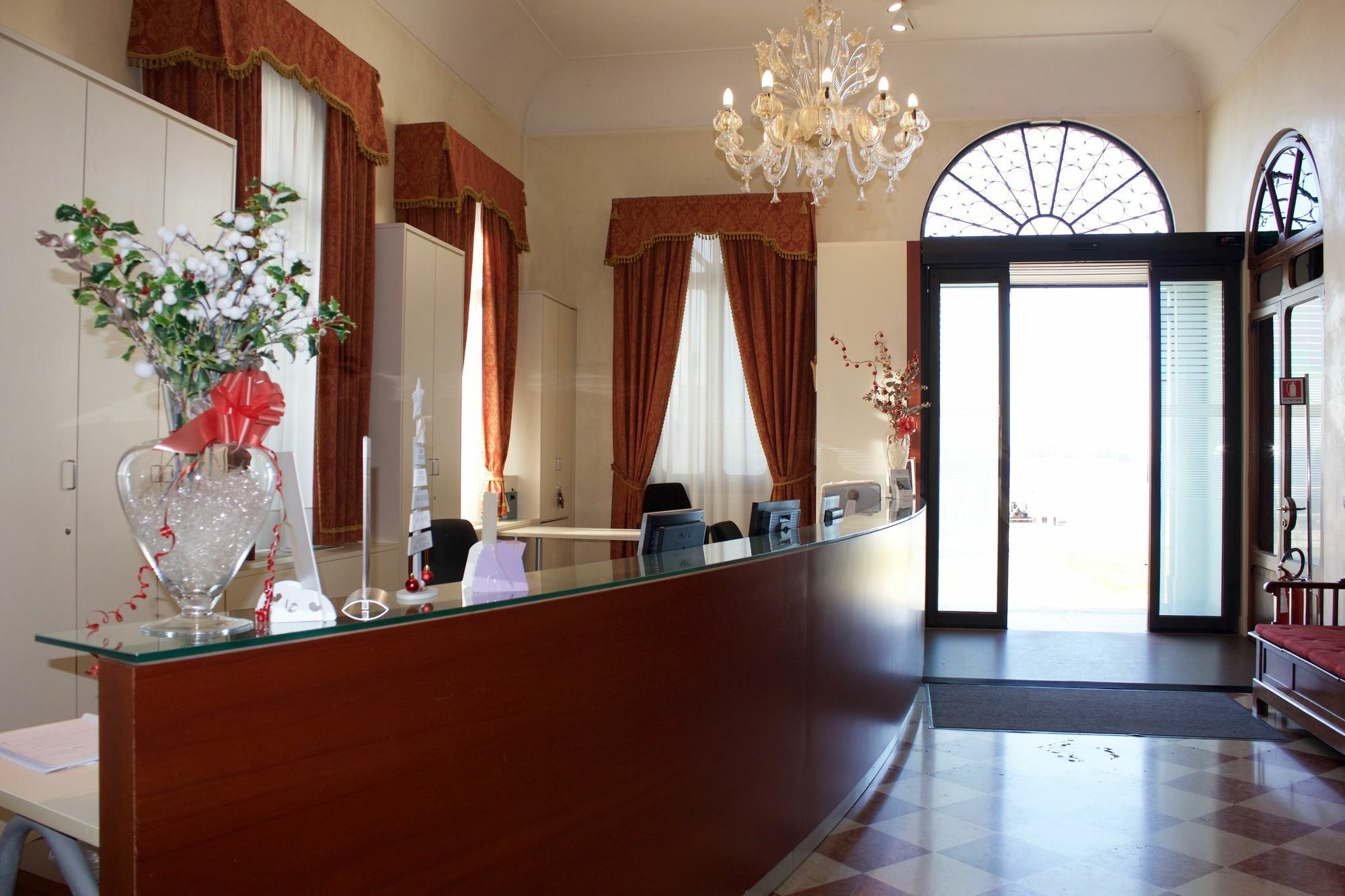 Hotel Isola Di San Servolo - Centro 3*