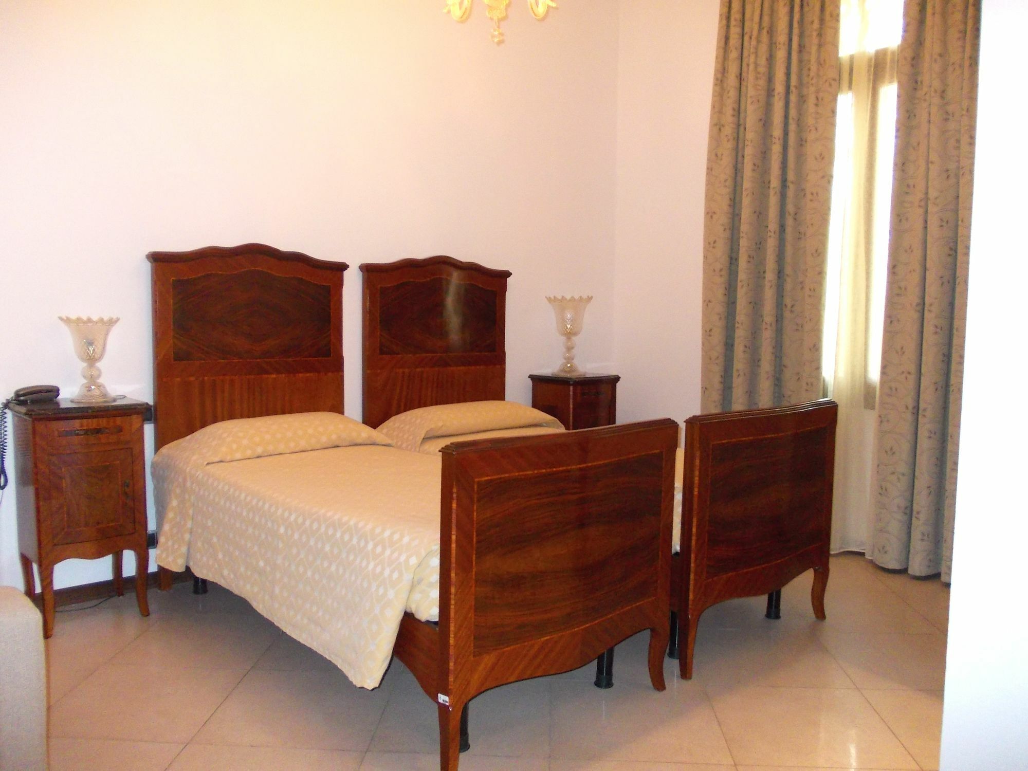 Hotel Isola Di San Servolo - Centro 3*