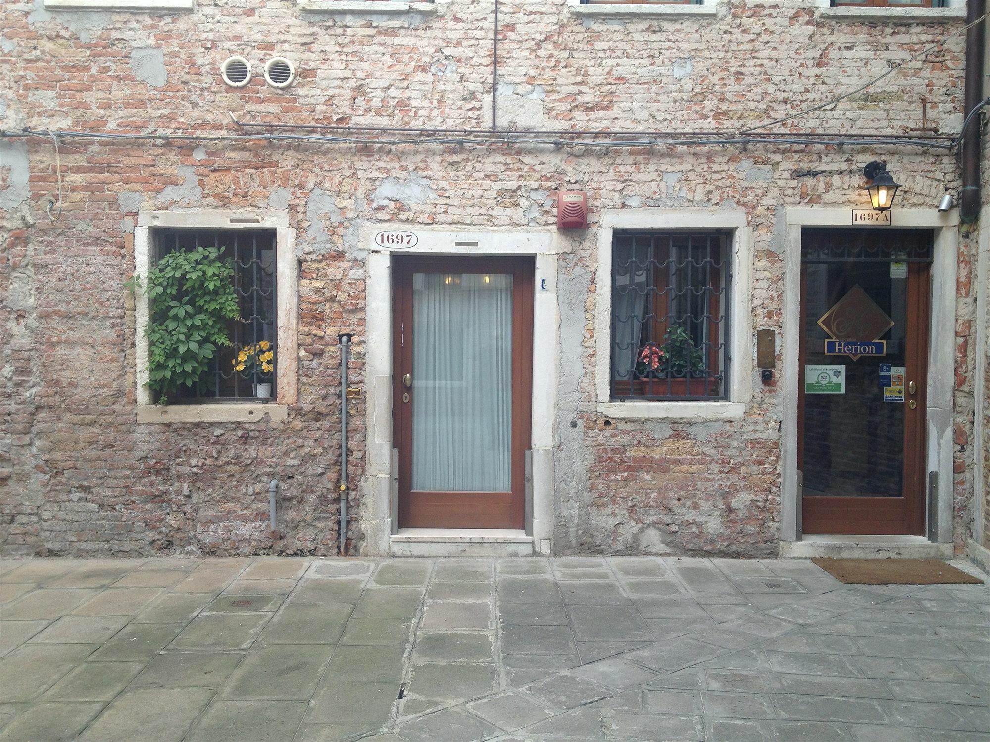 Guest house Herion 2*