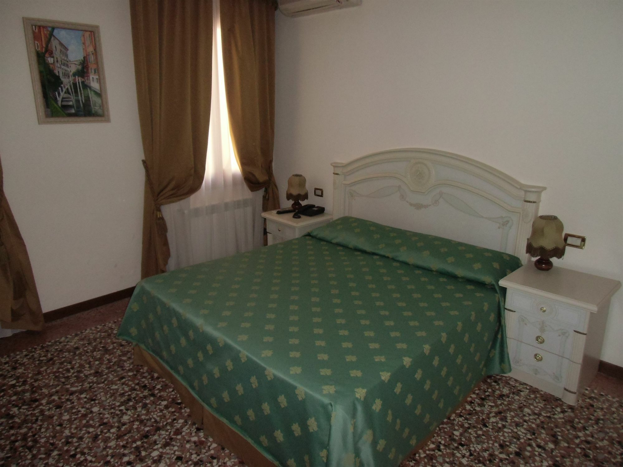 Herion Guest house 2*
