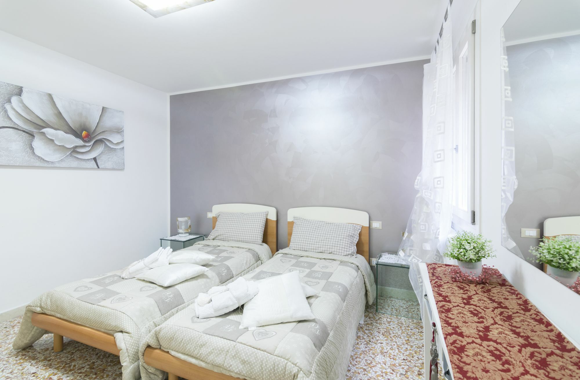 Crystal Deluxe Venice