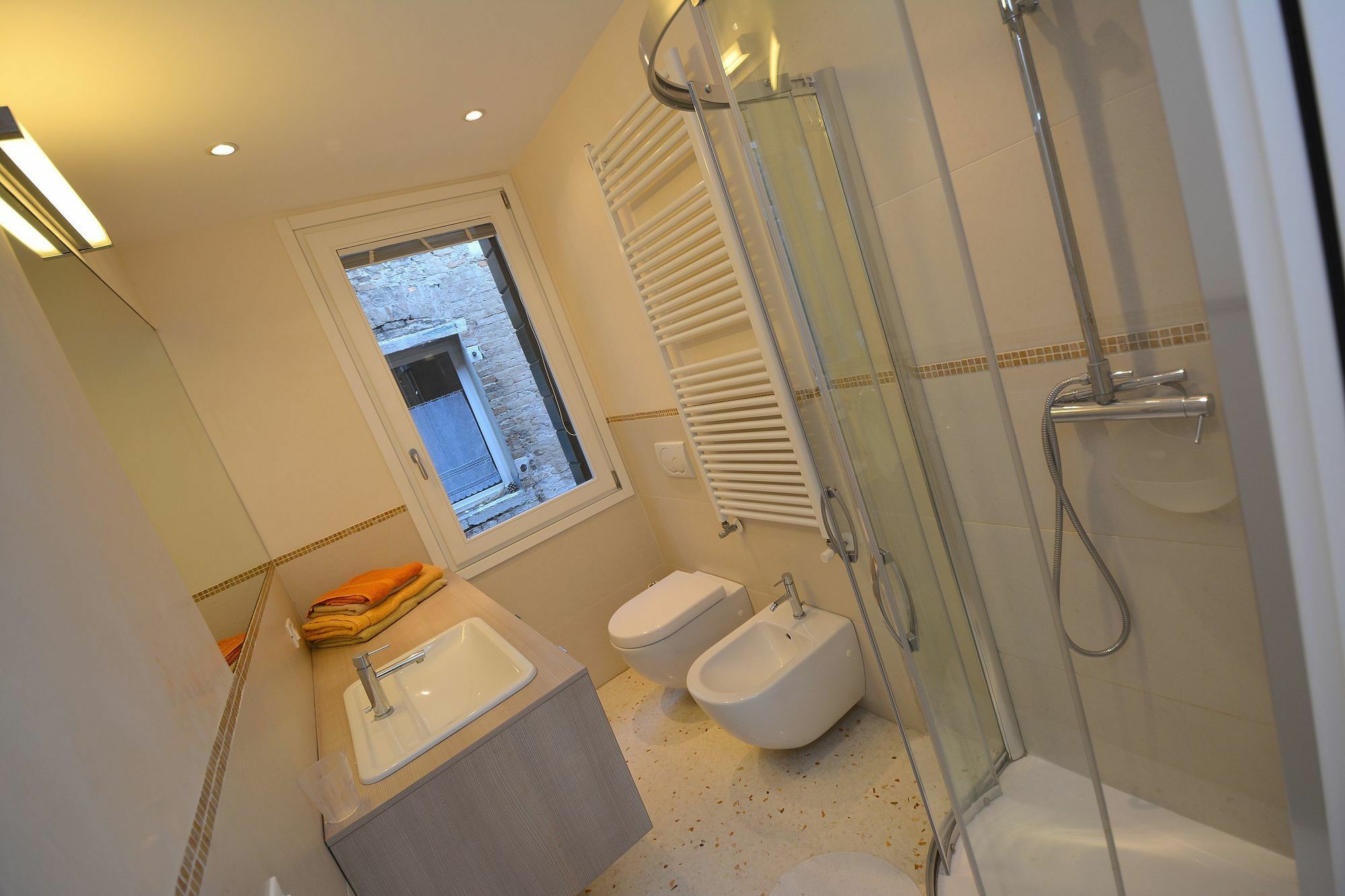 Guggenheim Museum, Cool, 6Pax,Wifi, Aircnd Apartment *