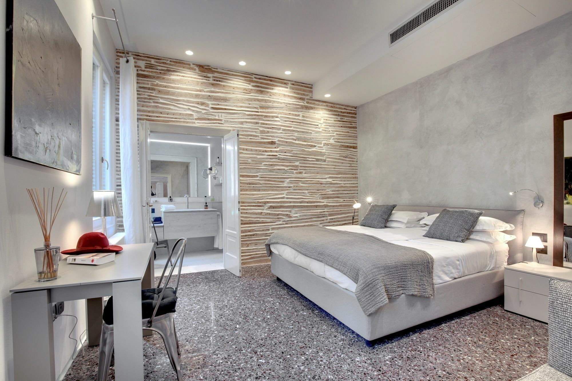 Stunning Modern In The Heart Of *