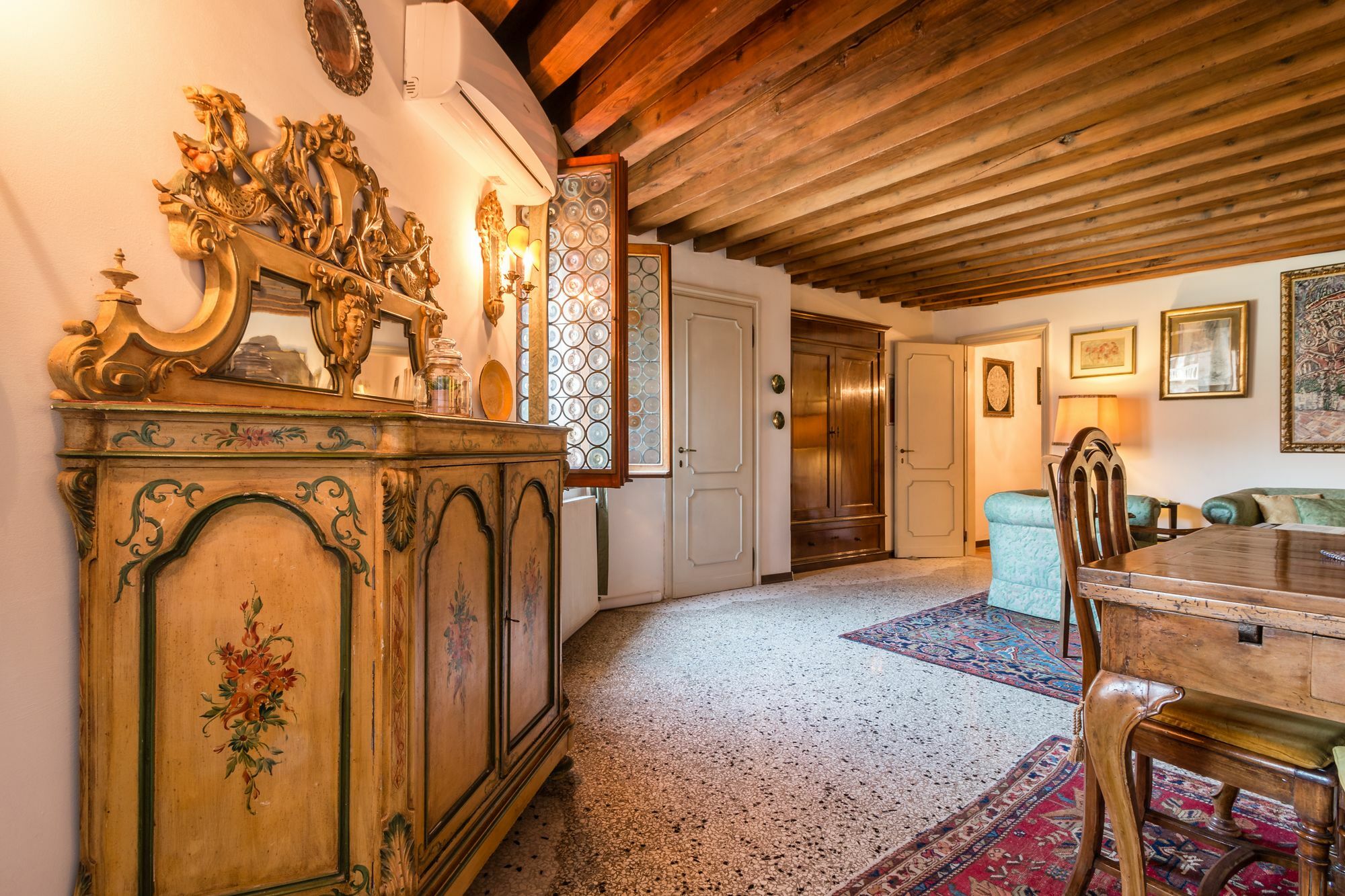 Apartment Admiral Emo Palace Over Canal Grande Venice