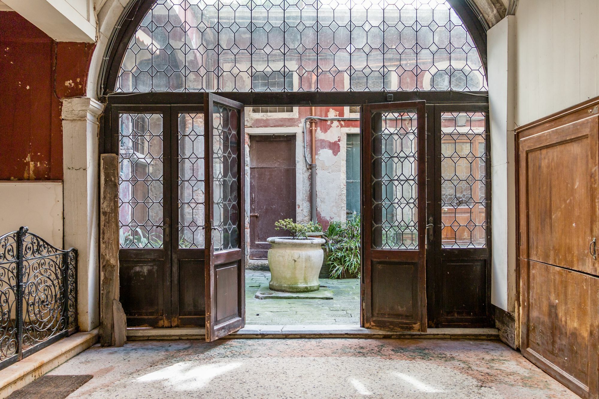 Apartment Admiral Emo Palace Over Canal Grande