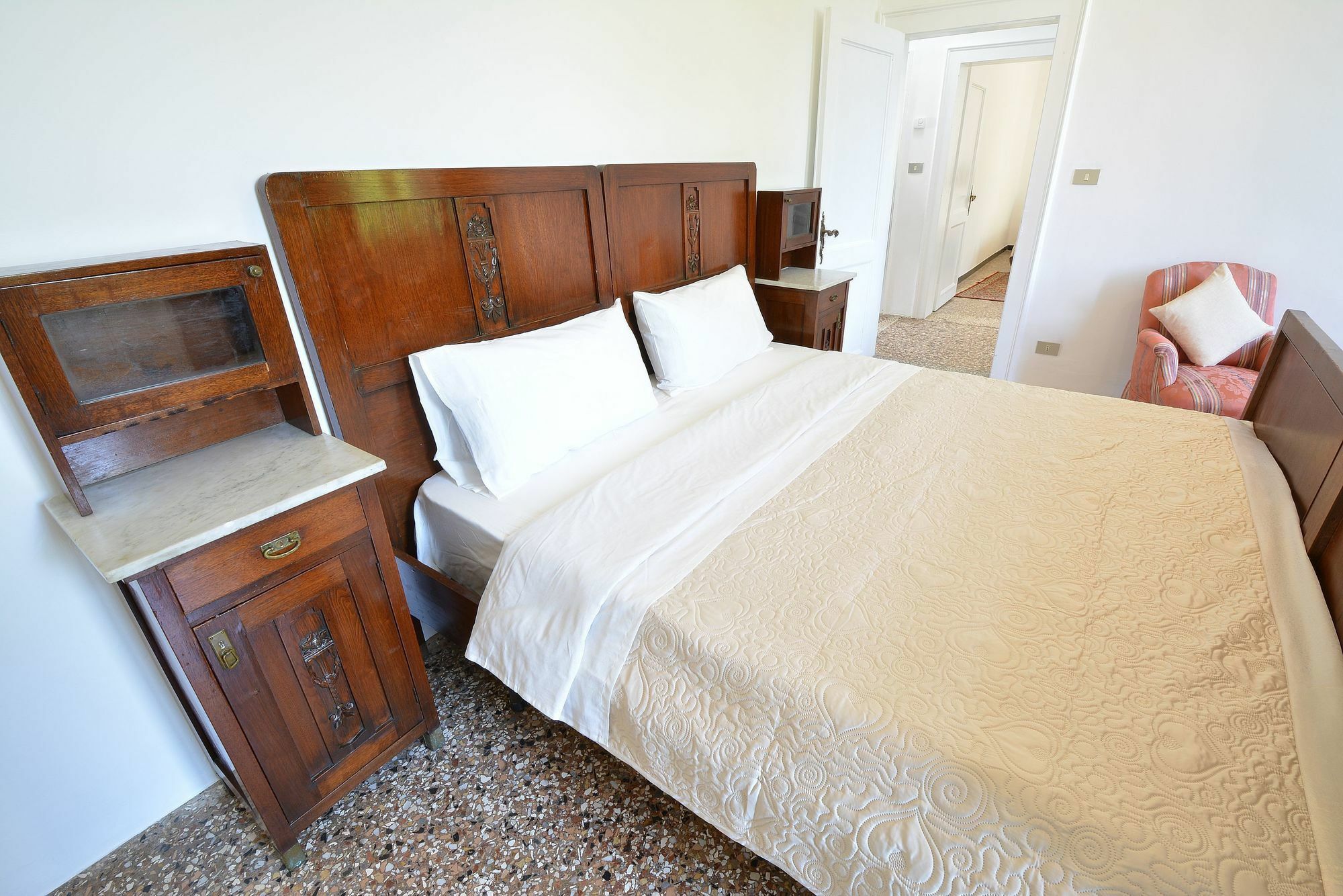 William Apartment