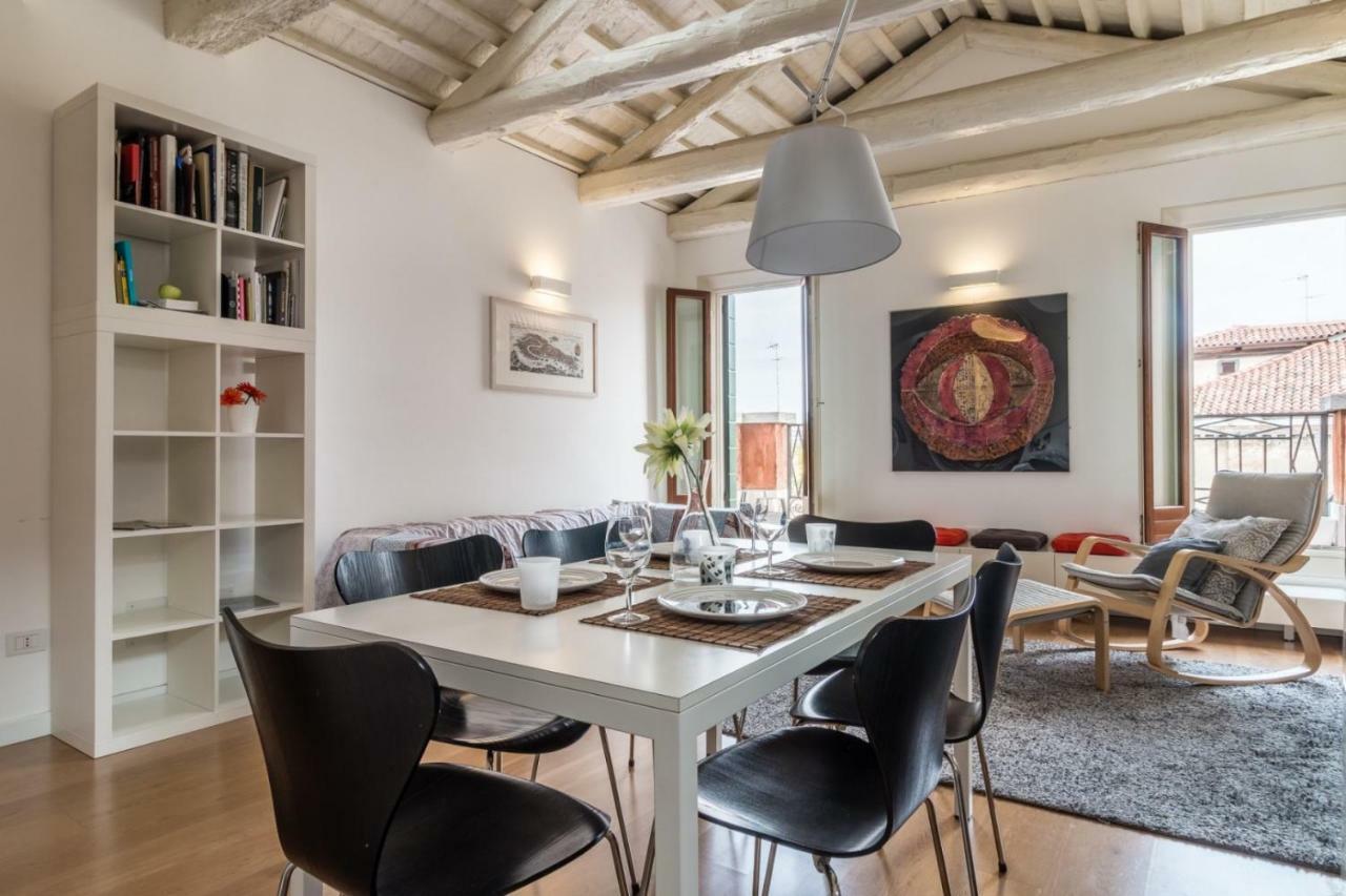 Carmini Canal View And Balcony With Lift * Venice