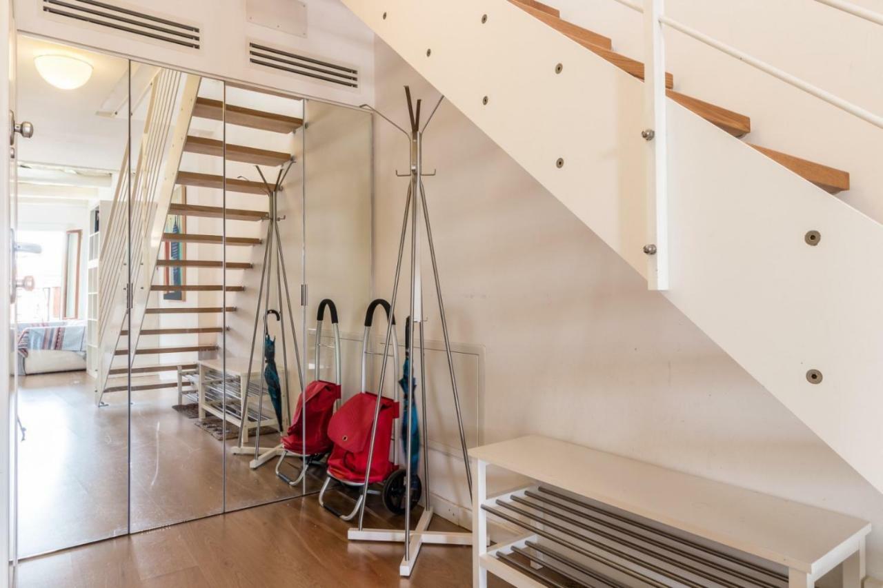 Carmini Canal View And Balcony With Lift Apartment *