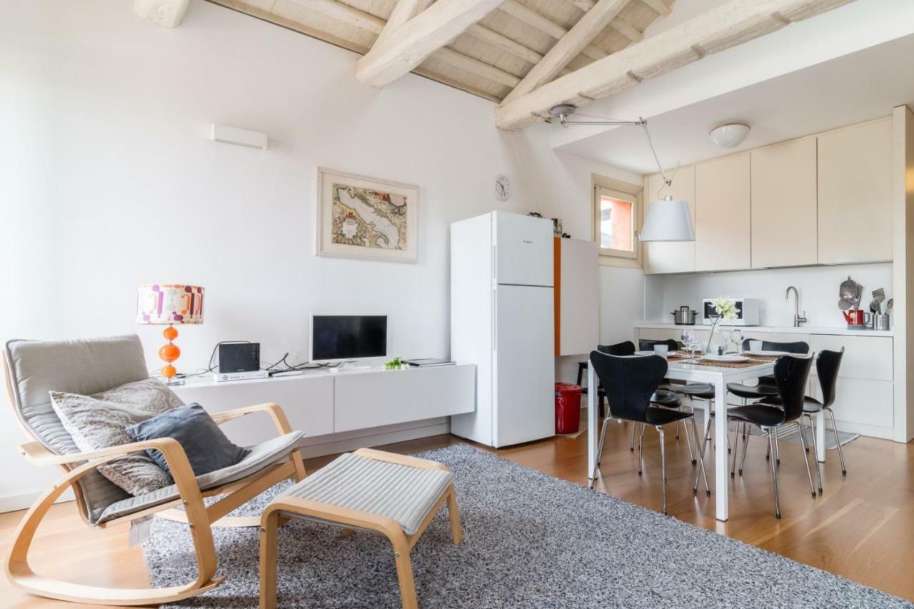 Carmini Canal View And Balcony With Lift Apartment *