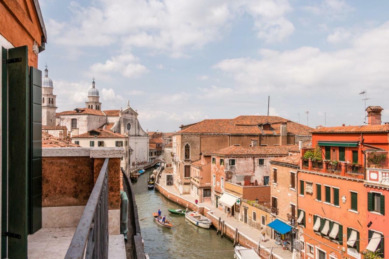 Apartment Carmini Canal View And Balcony With Lift