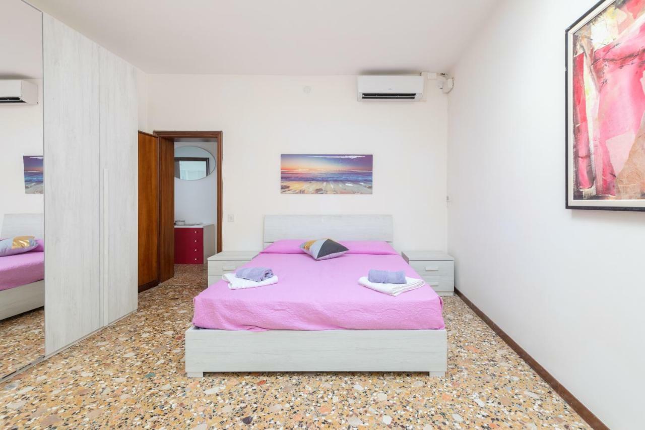 Apartment Lovely Canal View Venice