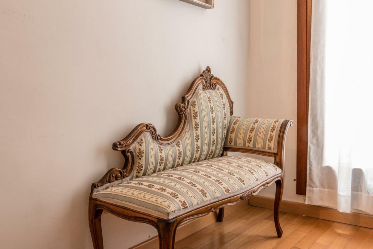 The Venetian Canal View Apartment *