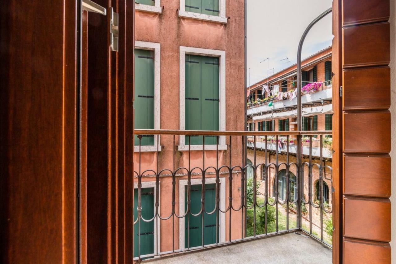 The Venetian Canal View Apartment *