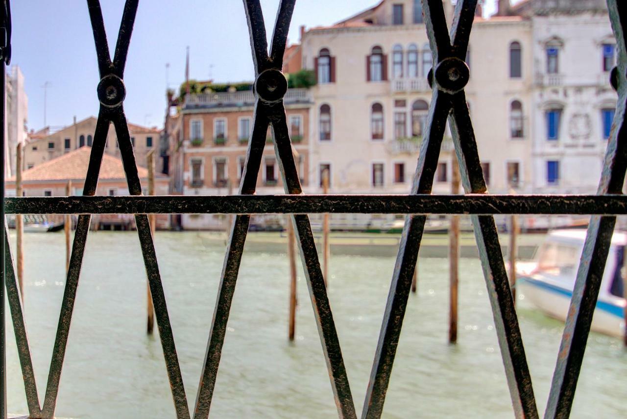Grandcanal-green Venice