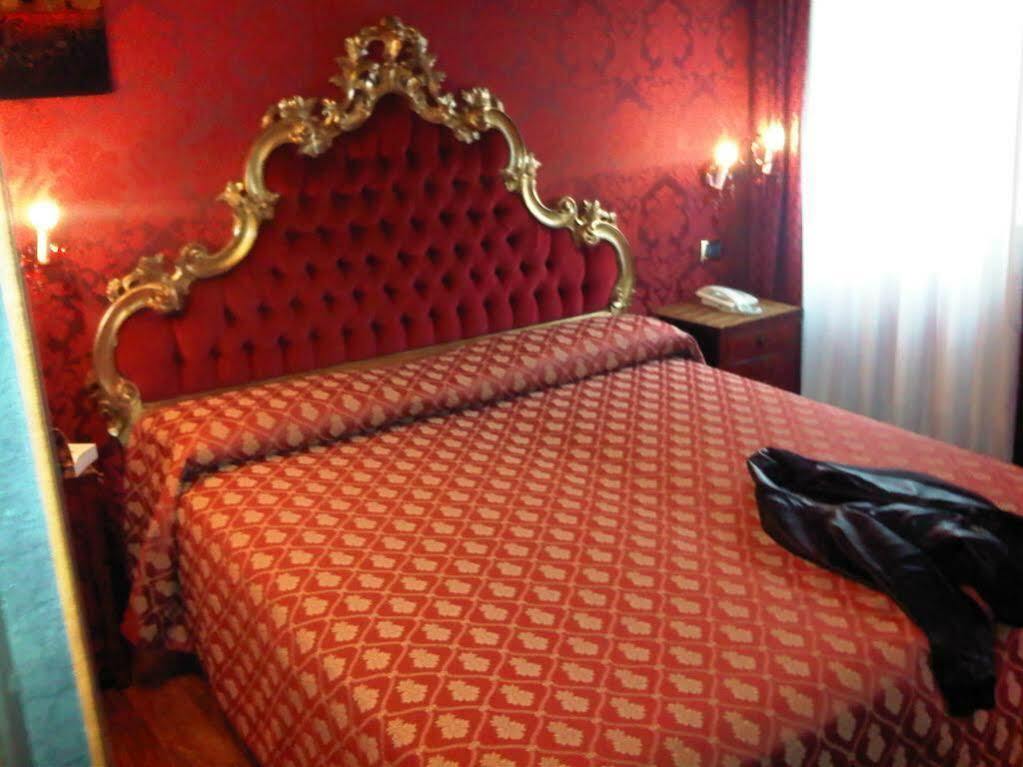 Noemi Hotel