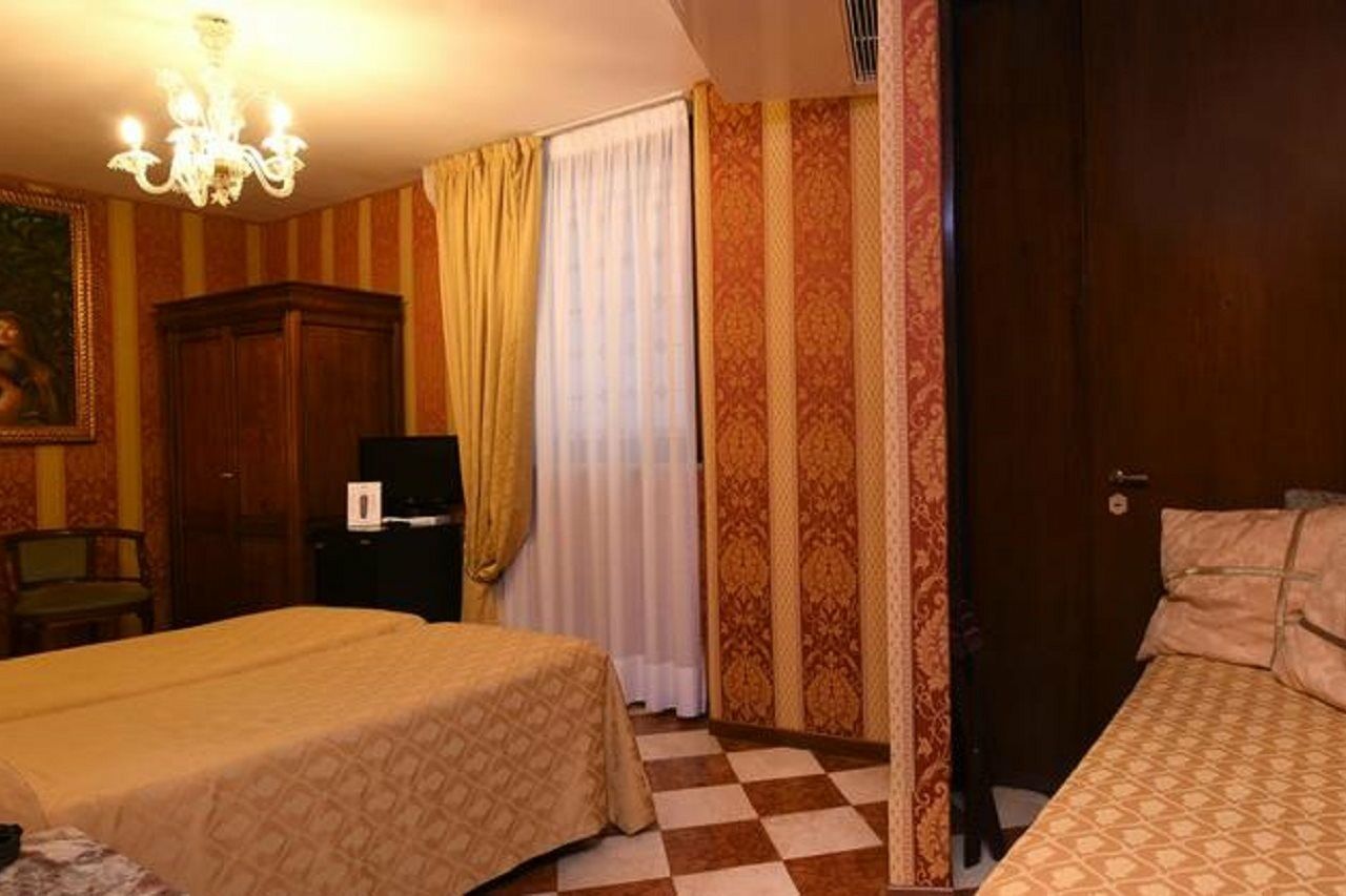 Marconi Hotel 3*