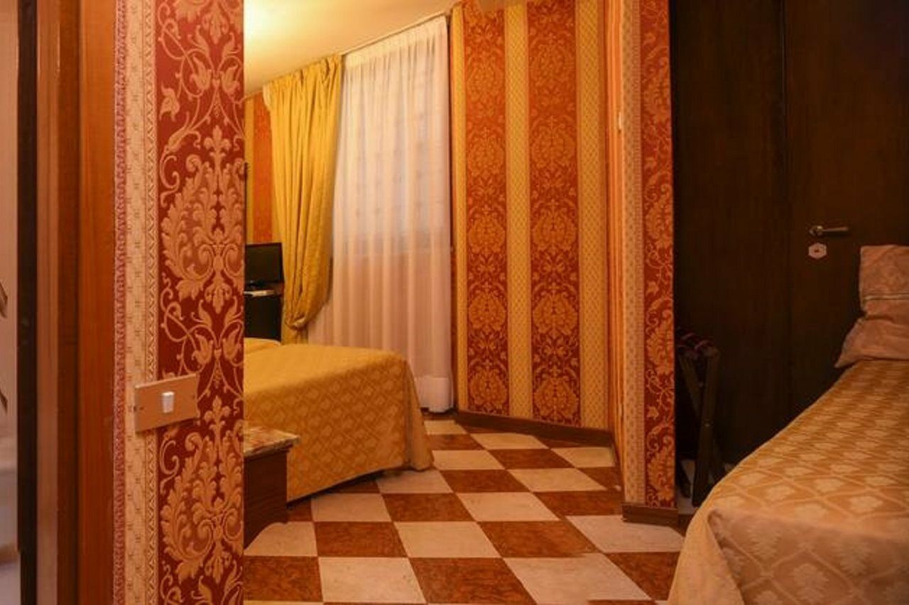 Marconi Hotel 3*