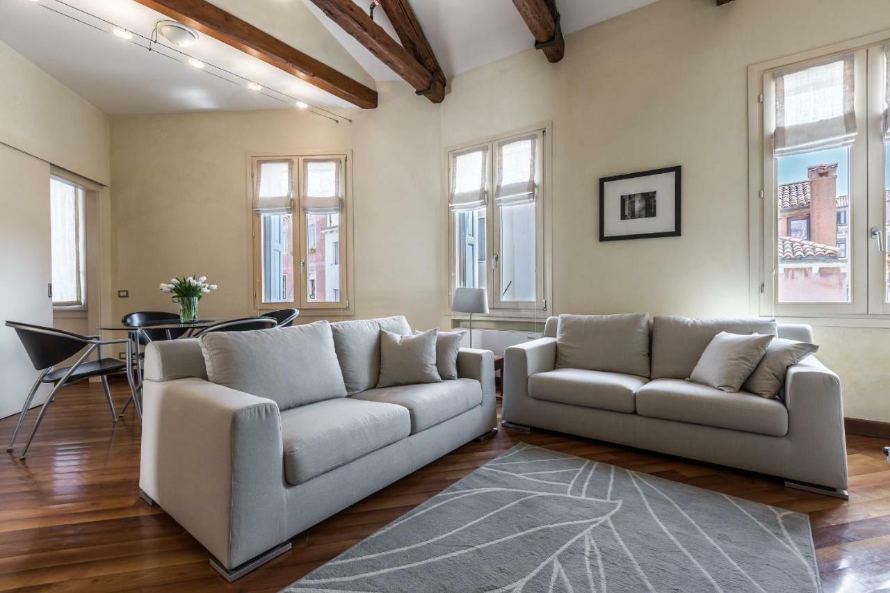 Ca' Pantalon Terrace Apartment *