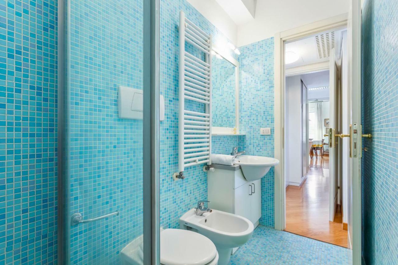 Elegant Two Bedroom In Venetian Style Apartment *