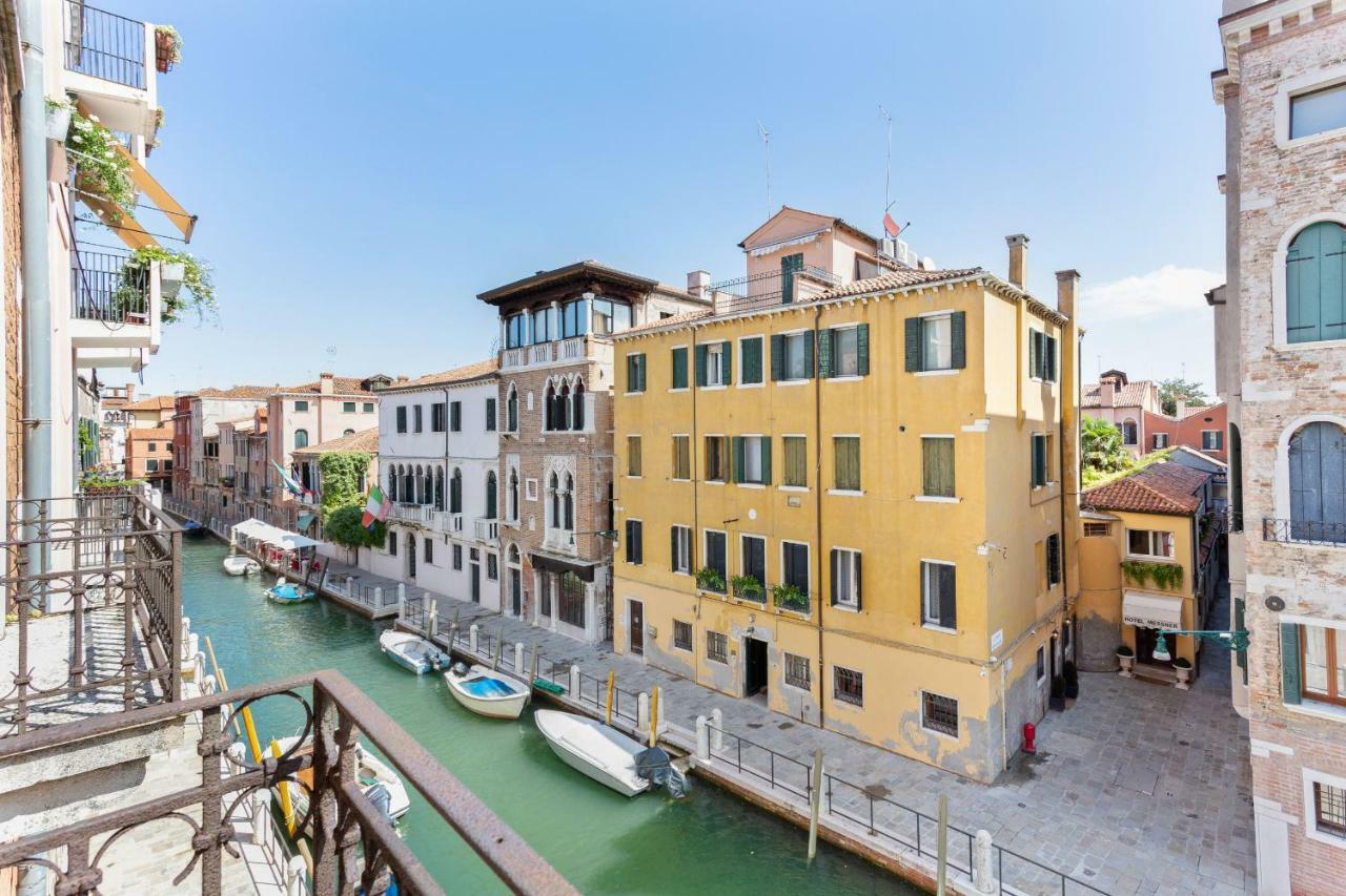 Apartment Elegant Two Bedroom In Venetian Style Venice