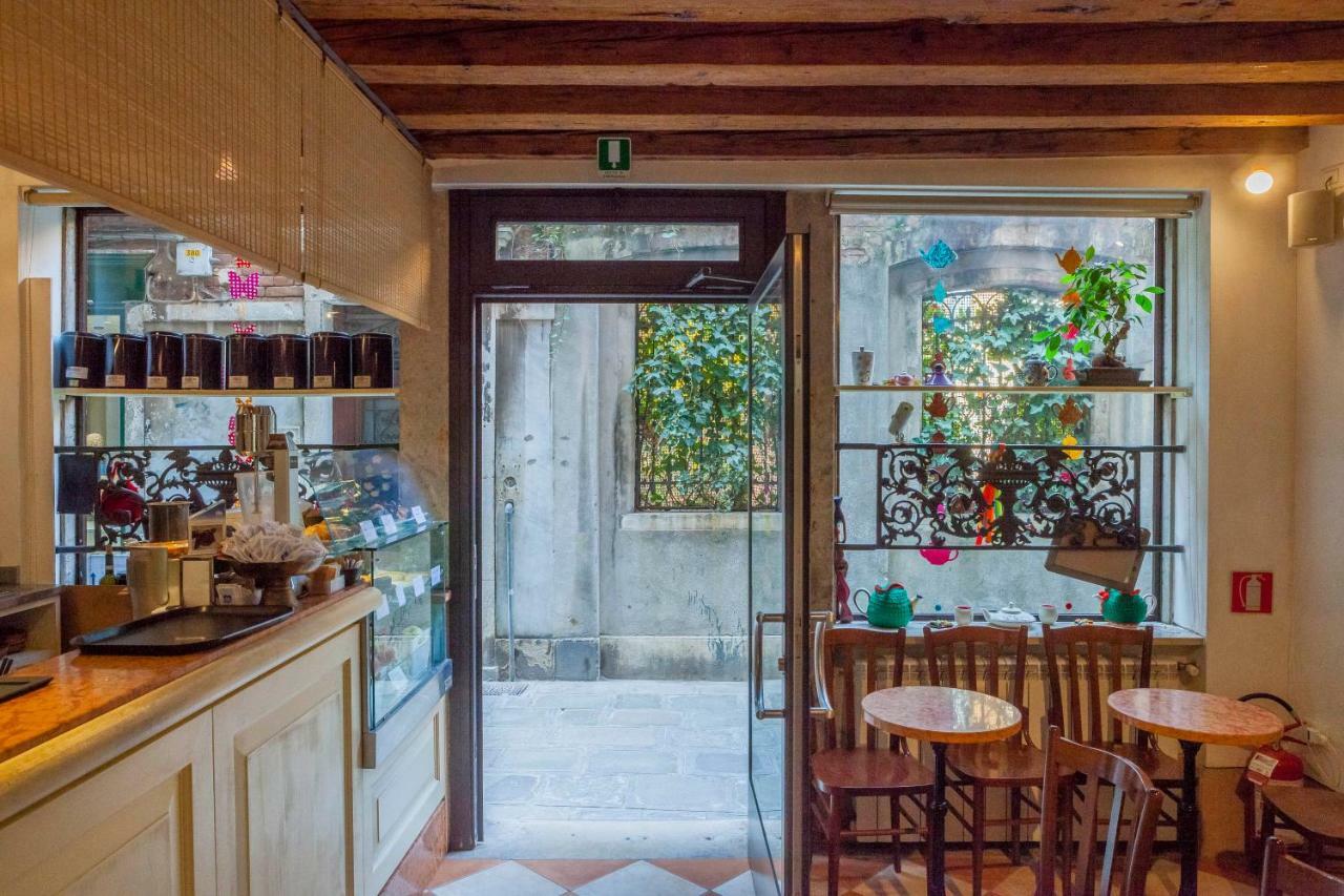 Acomodação com café da manhã  Fujiyama Veneza