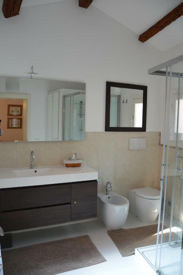 Casa Delfina, Contemporary Chic
