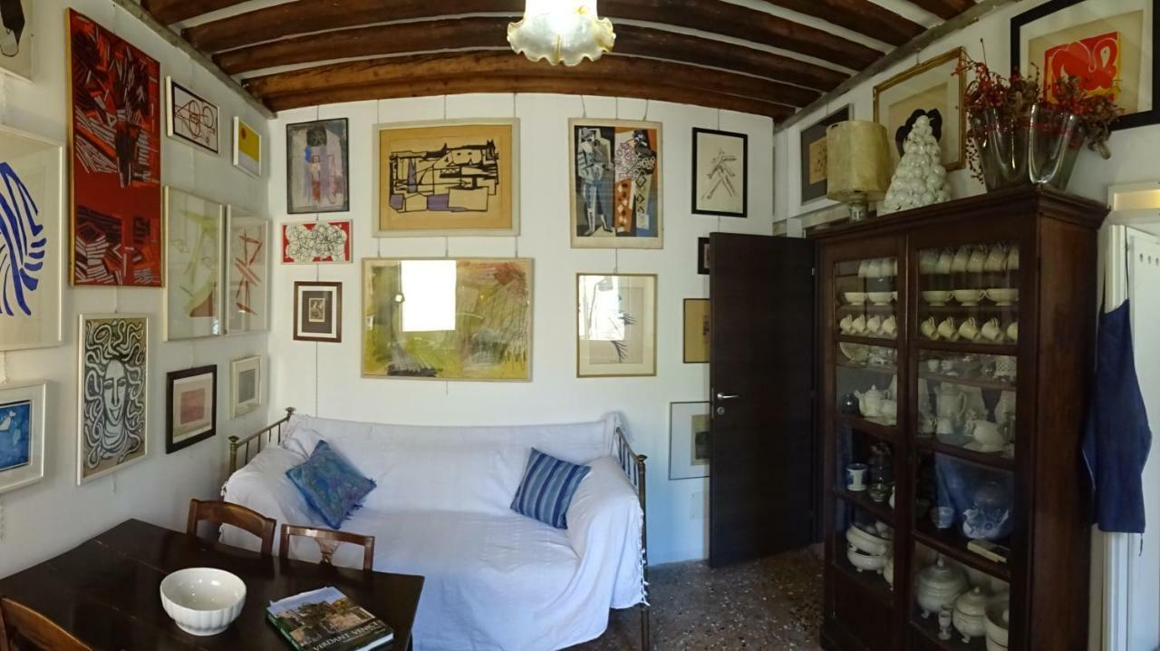 Apartment Artist House *