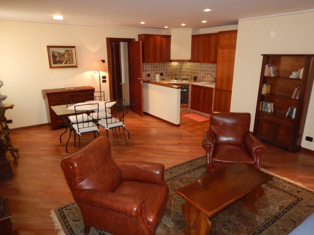 Romantic Escapade In Apartment Venice