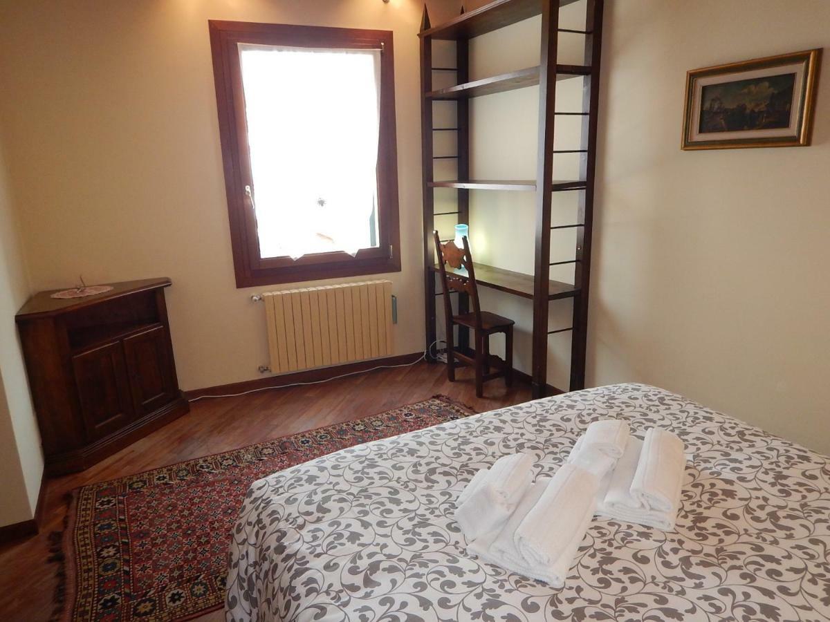 Romantic Escapade In Apartment Venice