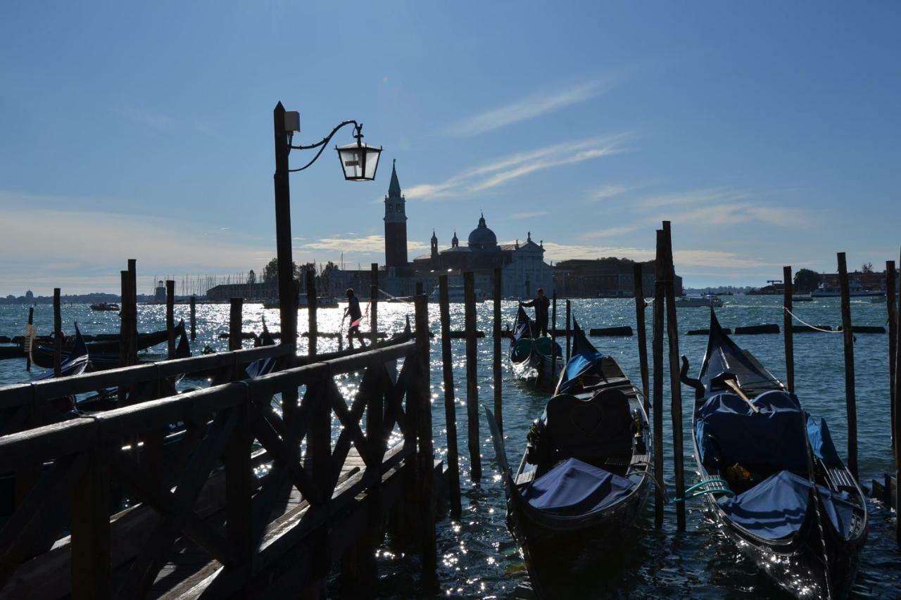Castello 5888 B, Santa Marina, Calle Marcello, Canale * Veneza